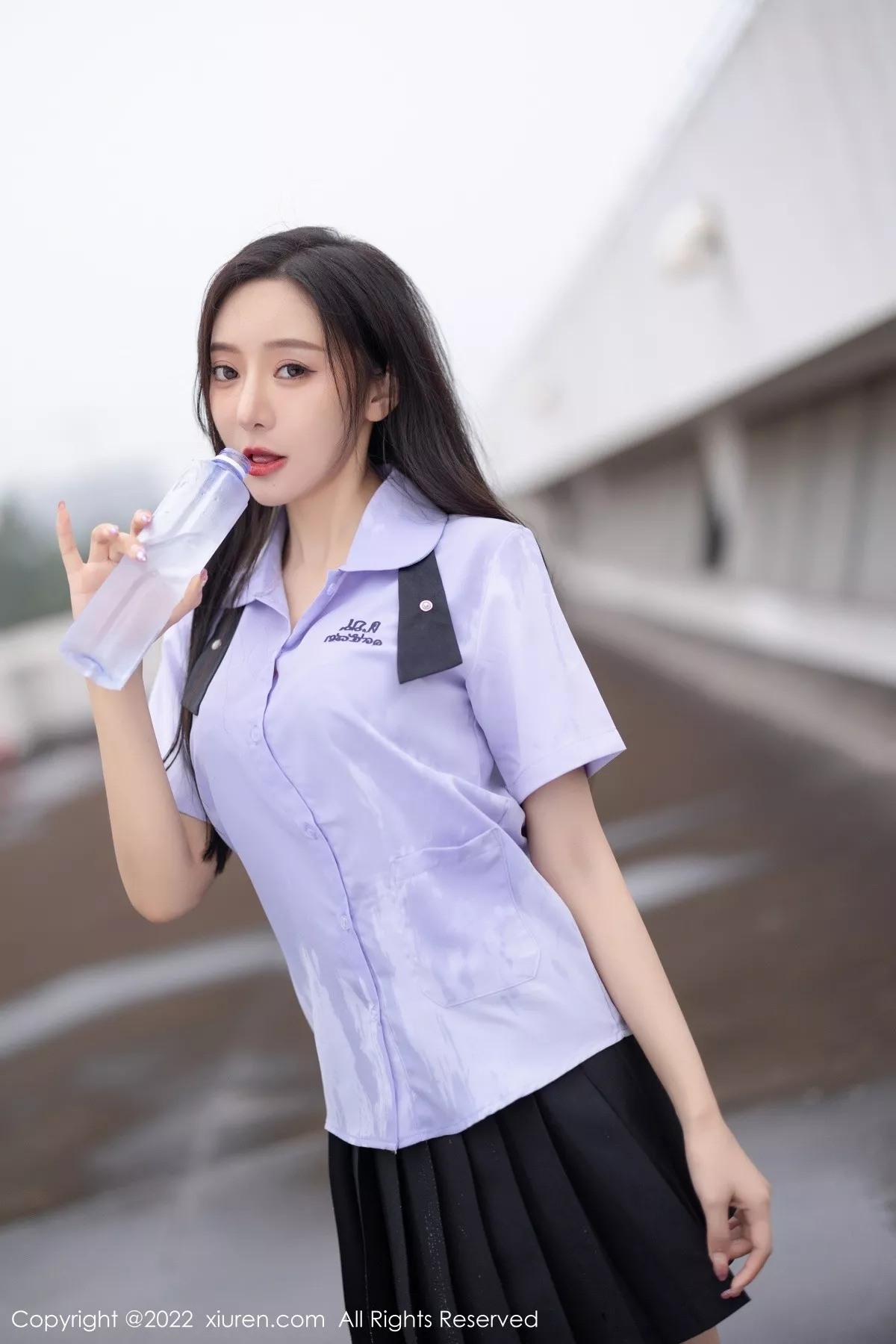 秀人集.com_[XiuRen秀人网]No.4819_女神王馨瑶yanni户外半脱性感JK制服露蕾丝内衣完美诱惑写真66P